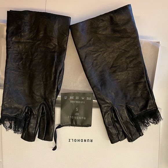 New in box. Rundholz Dip tulle detail leather gloves - Picture 4 of 6